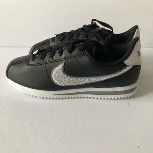 Women nike Cortez size 6.5